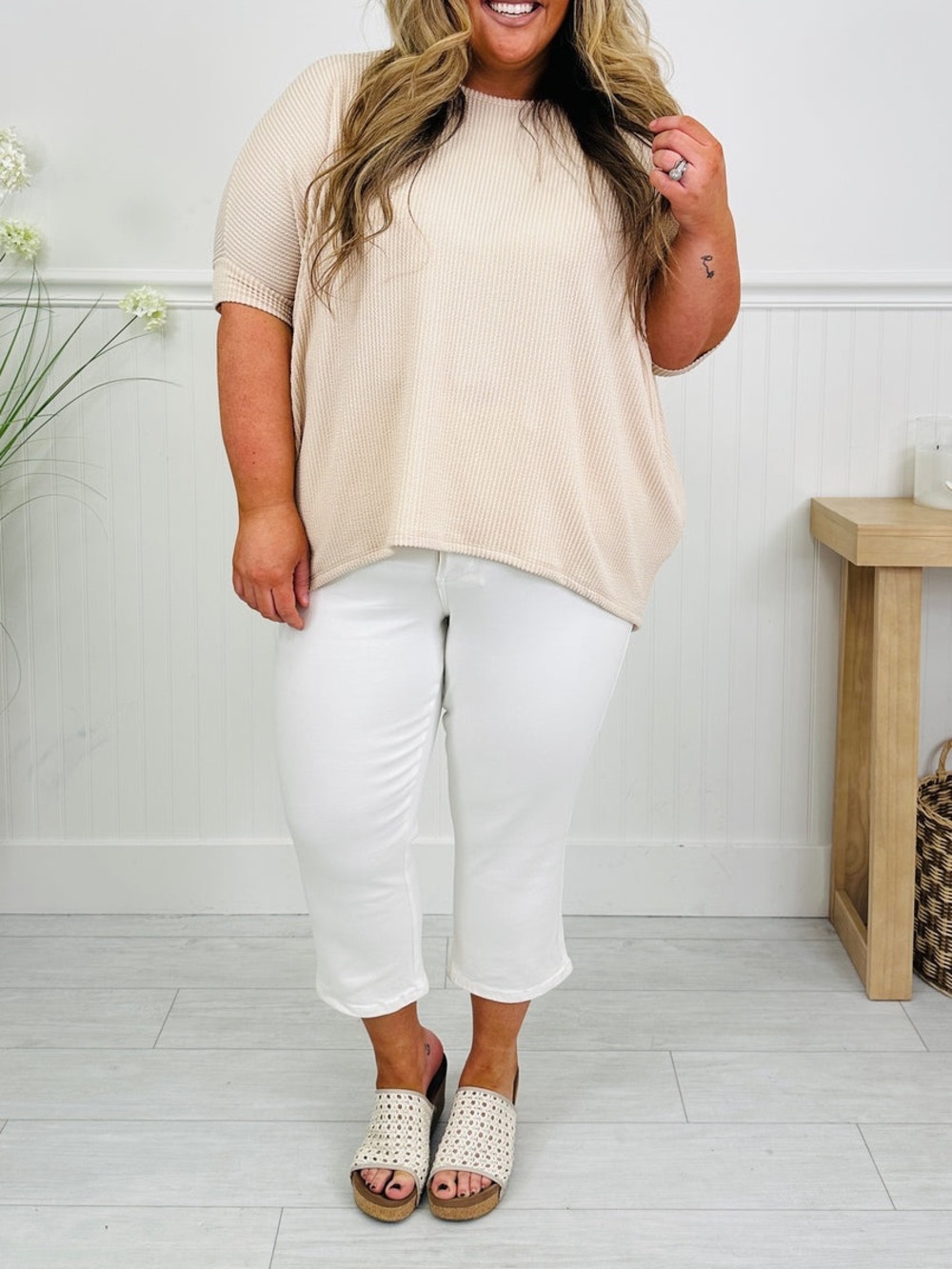 Judy Blue Tummy Control Signs of Spring White Spade Pocket Crop Capri Pants 20W